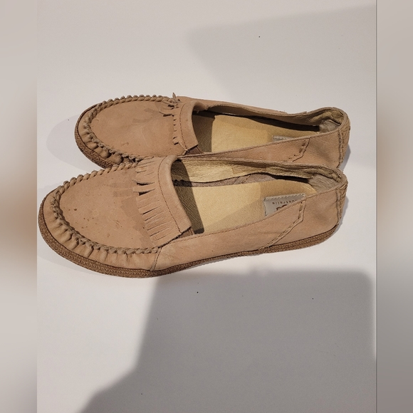 UGG Loafers 9.5 - Picture 2 of 3